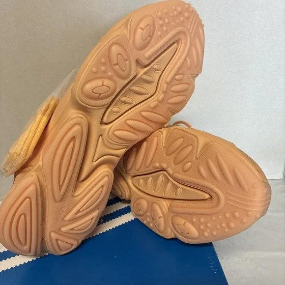 Adidas Ozweego Women's Size 8 - Picture 7 of 8